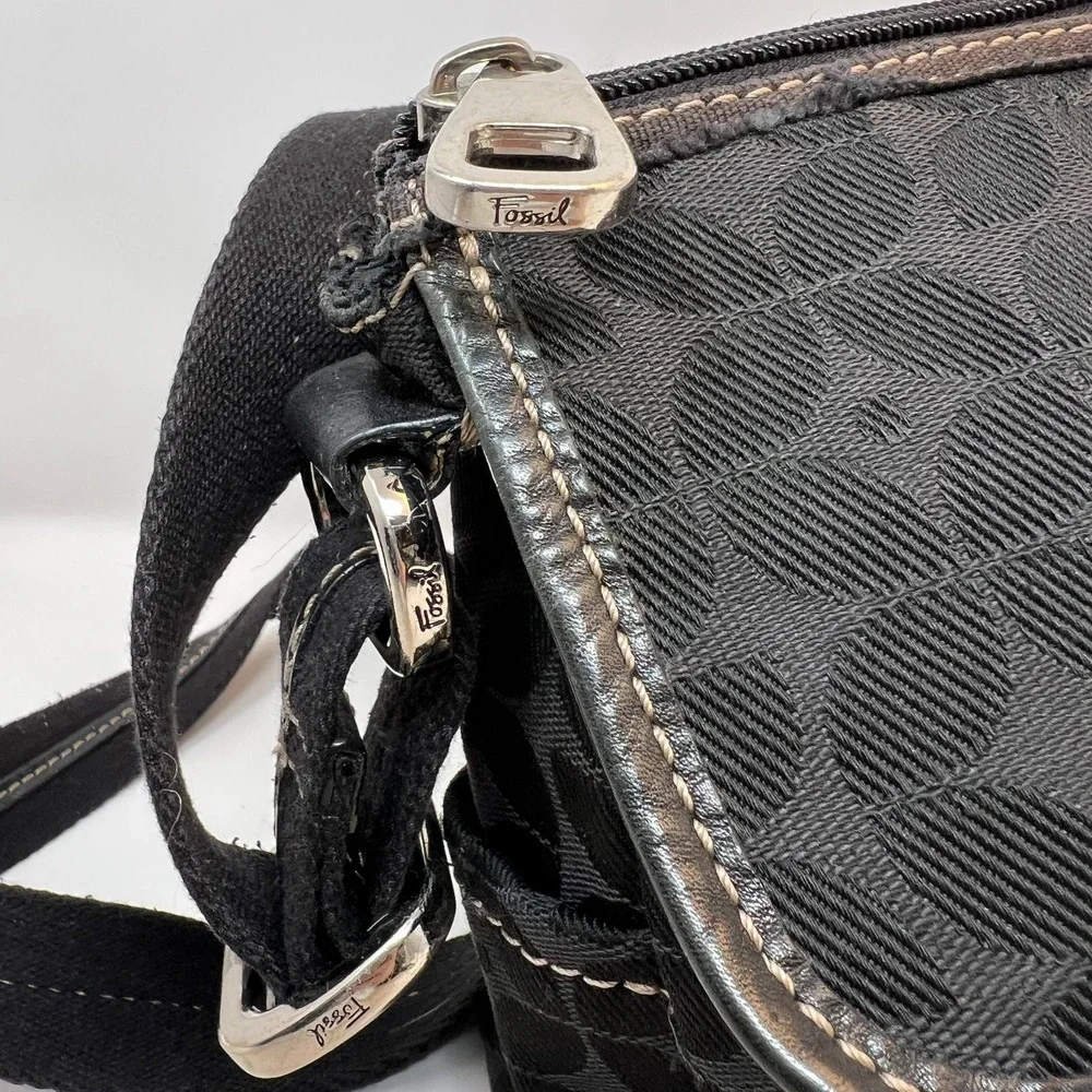 FOSSIL Marlowe Black Fabric Crossbody Purse‎ Pockets Key Charm